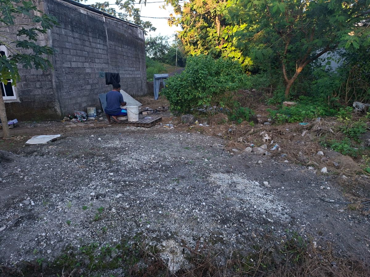 Land, Ungasan. Image 1 of 3.