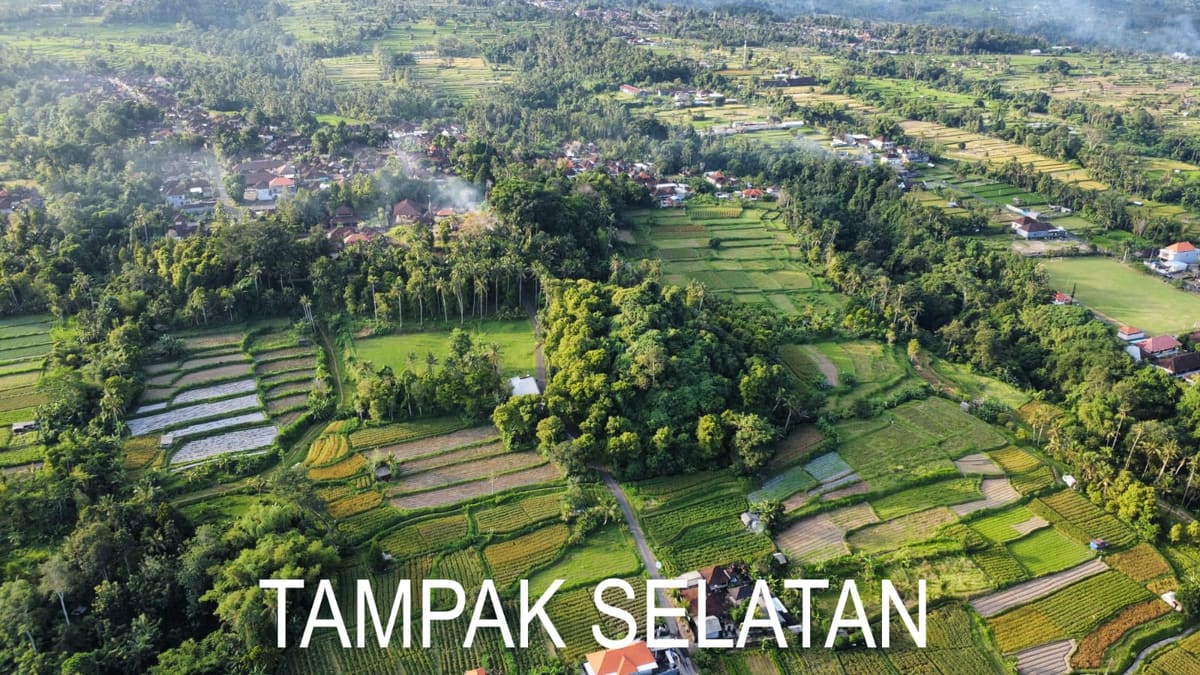 Land, Getakan. Image 1 of 7.
